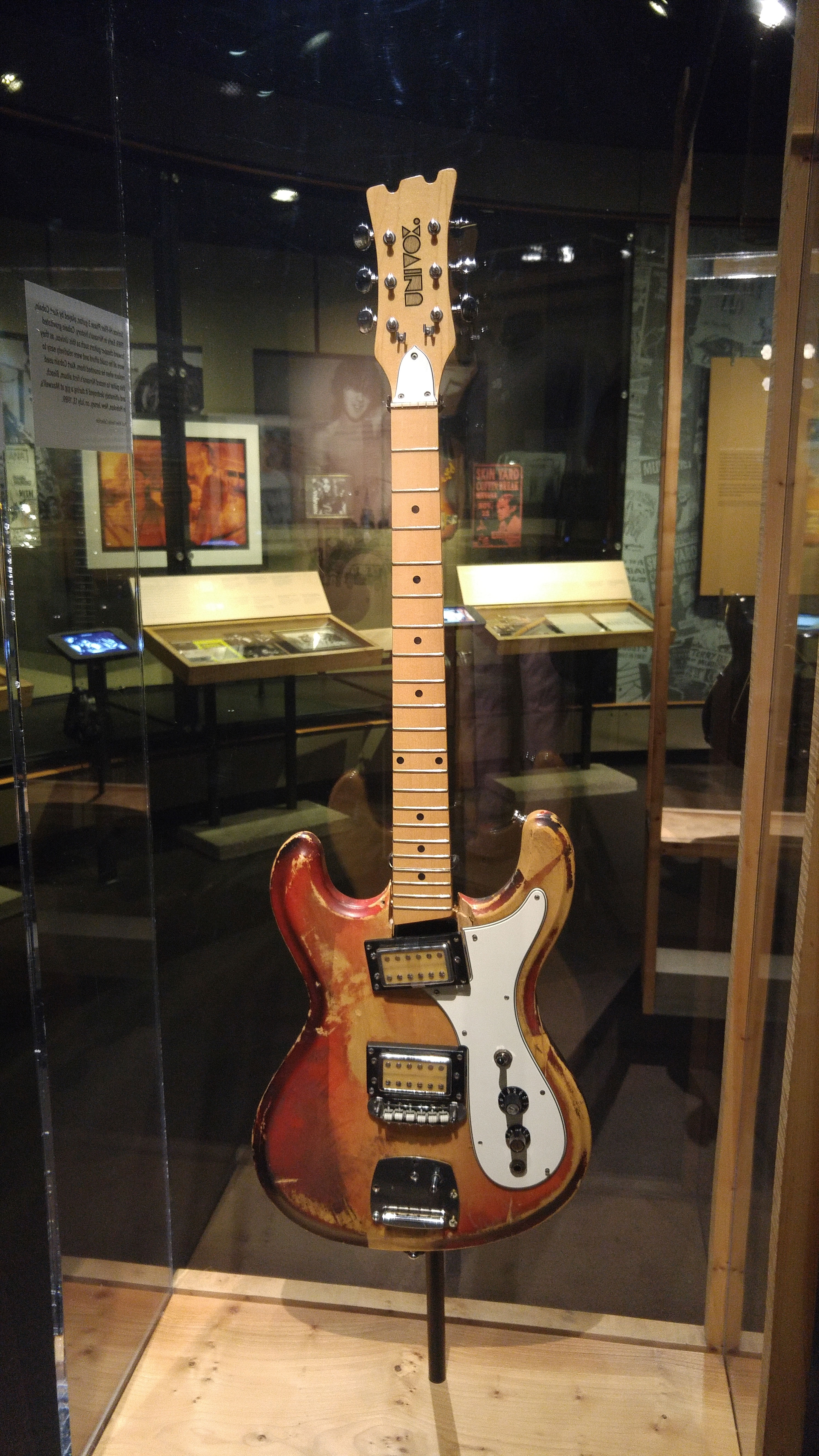 beskytte Saucer rynker Kurt Cobain's Smashed Guitars: Univox Hi-Flier Phase 3